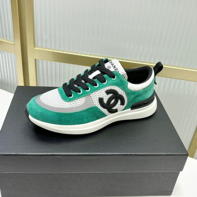 SNEAKER IN JADE GREEN SUEDE AND GREY BREATHABLE MESH