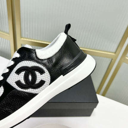 SNEAKER IN BLACK CALFSKIN AND GREY BREATHABLE MESH