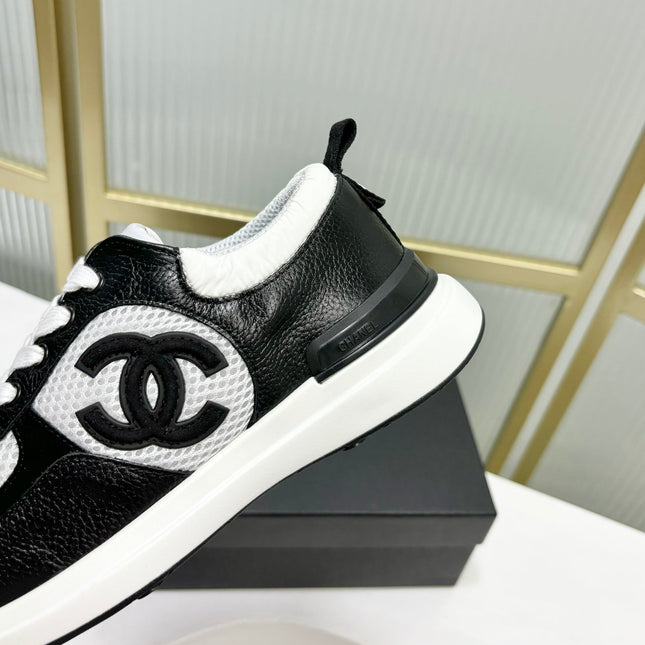 SNEAKER IN BLACK CALFSKIN AND GREY BREATHABLE MESH