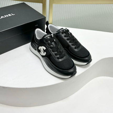 SNEAKER IN BLACK SUEDE WITH WHITE LOGO
