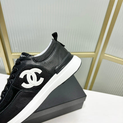 SNEAKER IN BLACK SUEDE WITH WHITE LOGO