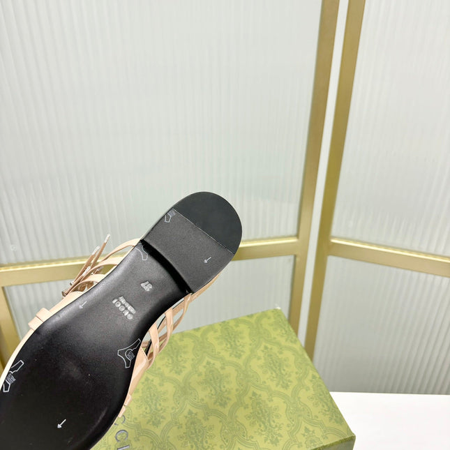 STRAPPY FLAT SLINGBACK IN BEIGE CREAM GLOSSY CALFSKIN