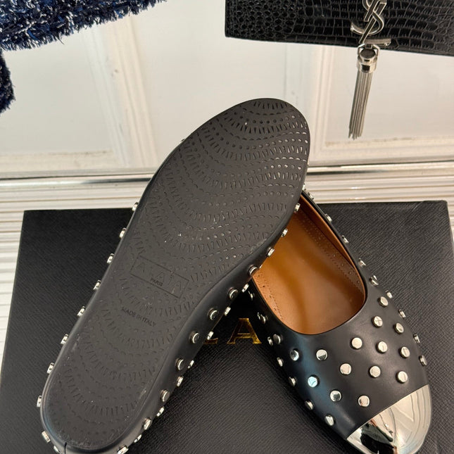 STUD-EMBELLISHED BALLET FLATS IN BLACK CALFSKIN
