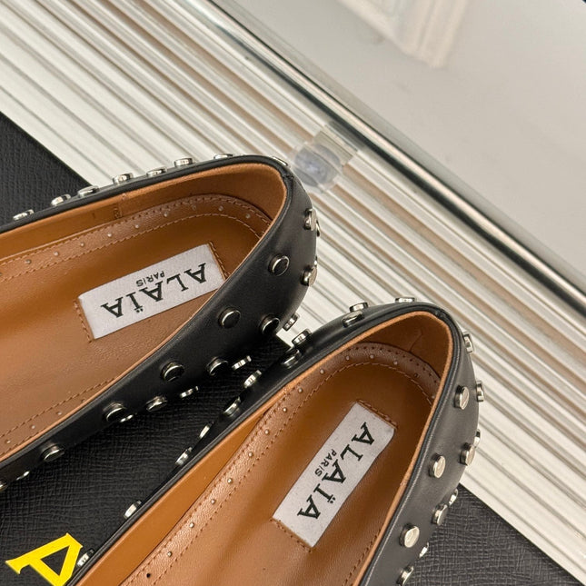 STUD-EMBELLISHED BALLET FLATS IN BLACK CALFSKIN