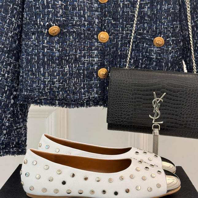STUD-EMBELLISHED BALLET FLATS IN WHITE CALFSKIN