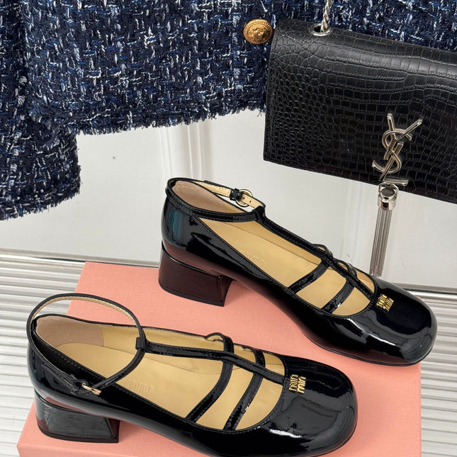 BALLET PUMPS WITH STRAP IN BLACK GLOSSY LAMBSKIN