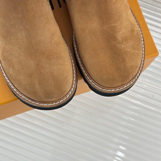 CHUNKY SOLE SNOW BOOTS IN PEANUT BROWN SUEDE AND WHITE WOOL