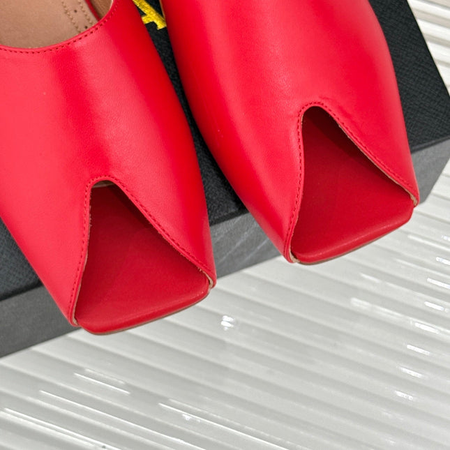 ALAIA FLAT MULE IN CRIMSON RED LAMBSKIN