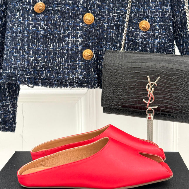 ALAIA FLAT MULE IN CRIMSON RED LAMBSKIN