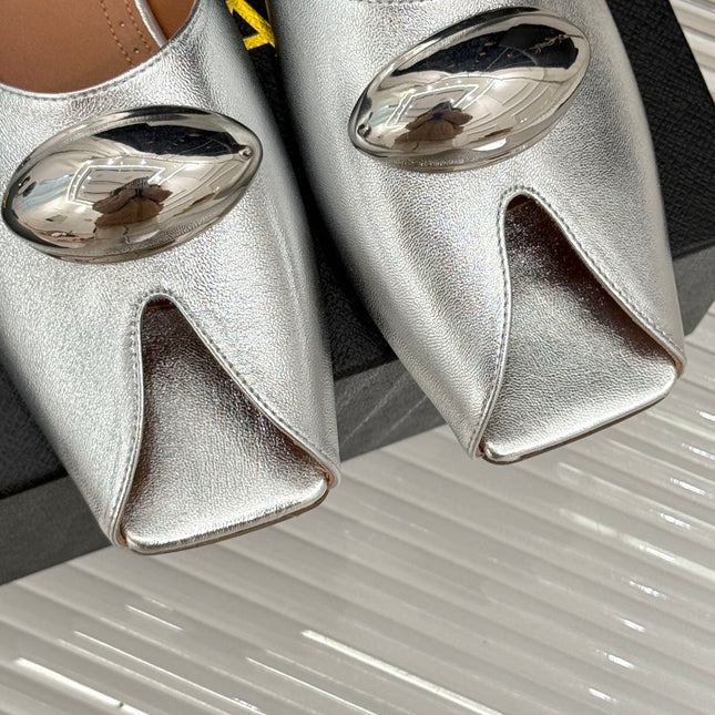 ALAIA FLAT MULE IN SILVER LAMBSKIN WITH SILVER HARDWARE