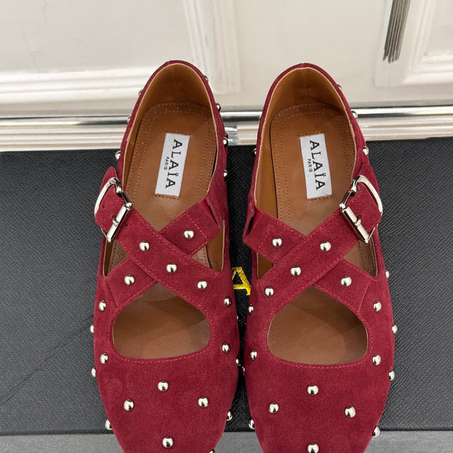 CROSSED STRAP BALLET FLATS IN BERRY RED SUEDE