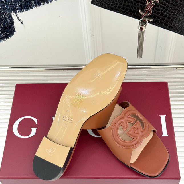 SLIDE SANDALS IN BROWN CALFSKIN