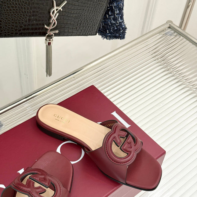 SLIDE SANDALS IN RED CALFSKIN