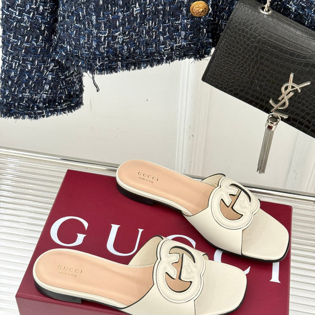 SLIDE SANDALS IN CREAM WHITE CALFSKIN