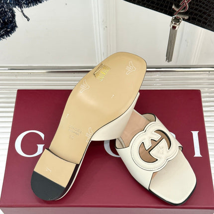 SLIDE SANDALS IN CREAM WHITE CALFSKIN