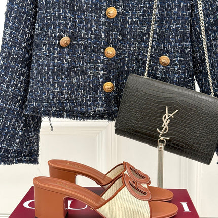 MID-HEEL MULE IN BROWN CALFSKIN AND CREAM WHITE FABRIC