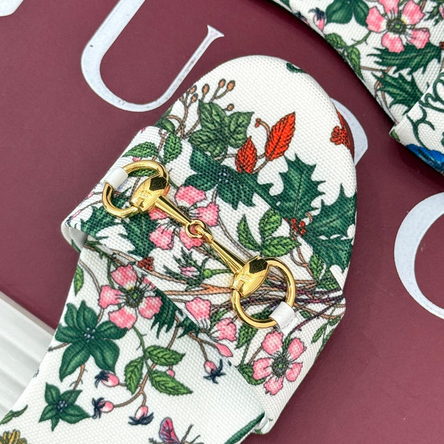 SLIDE SANDALS IN WHITE FABRIC FLORAL AND LEAF PRINT