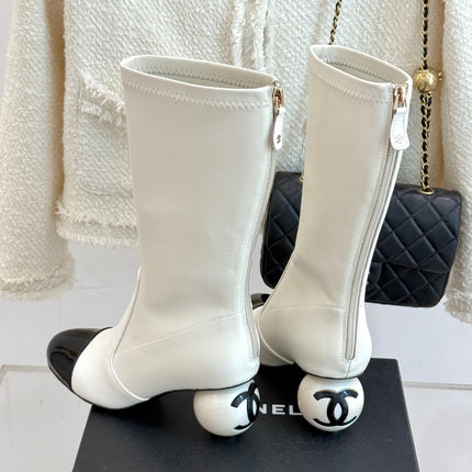 CC PEARL BOOTS IN WHITE CALFSKIN