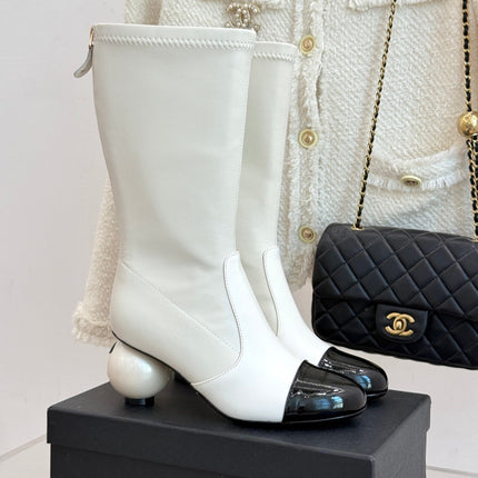 CC PEARL BOOTS IN WHITE CALFSKIN