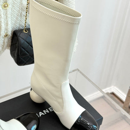 CC PEARL BOOTS IN WHITE CALFSKIN