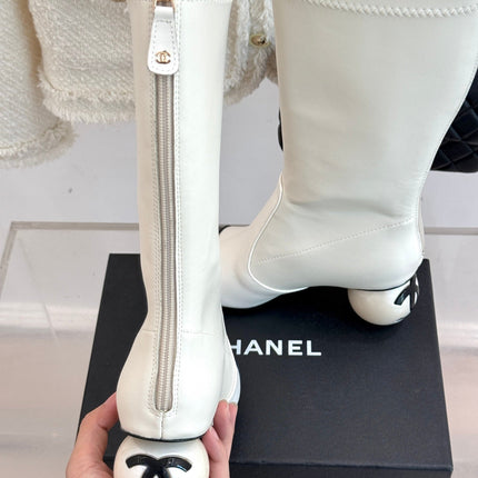 CC PEARL BOOTS IN WHITE CALFSKIN