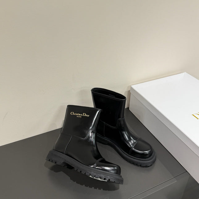 D-TOWN ANKLE BOOTS IN BLACK PATENT CALFSKIN