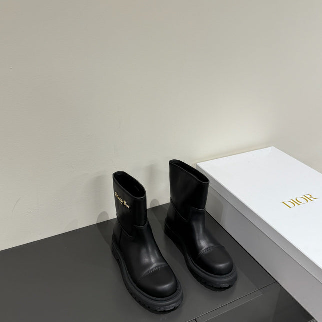 D-TOWN ANKLE BOOTS IN BLACK CALFSKIN