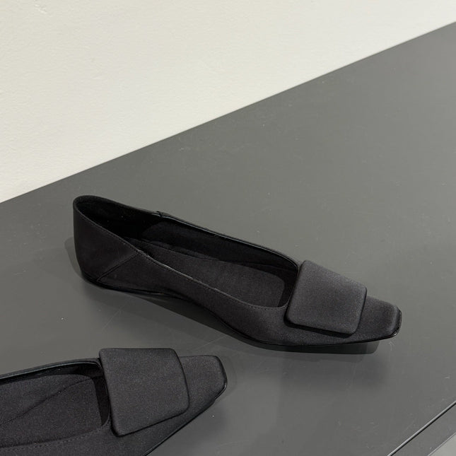 BALLERINA FLATS IN BLACK SATIN