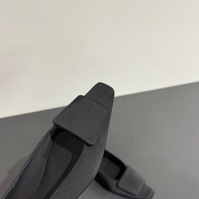 BALLERINA FLATS IN BLACK SATIN