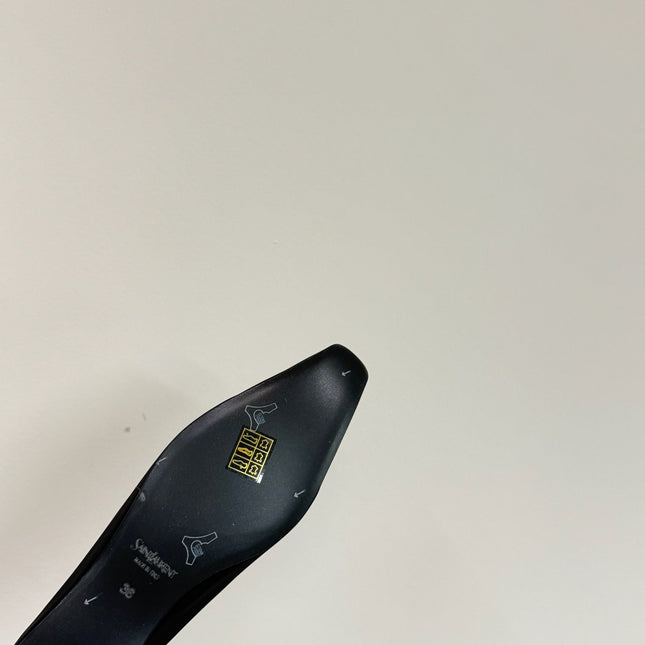 BALLERINA FLATS IN BLACK SATIN