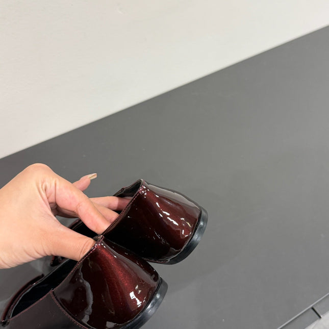 BALLERINA FLATS IN MAHAGANY RED PATENT CALFSKIN