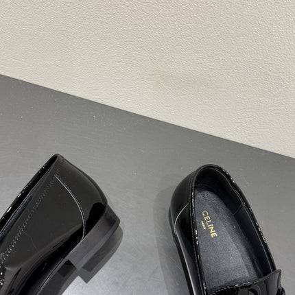 TRIOMPHE LOAFERS IN BLACK PATENT CALFSKIN
