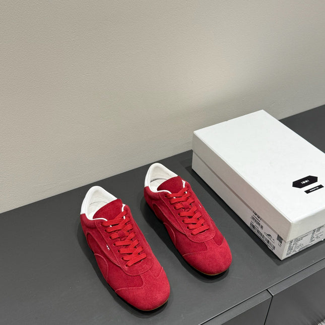 LACE-UP SNEAKER IN RED SUEDE