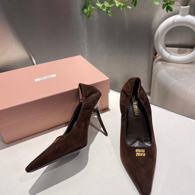 POINTED-TOE HIGH HEEL PUMPS IN CHOCOLATE SUEDE
