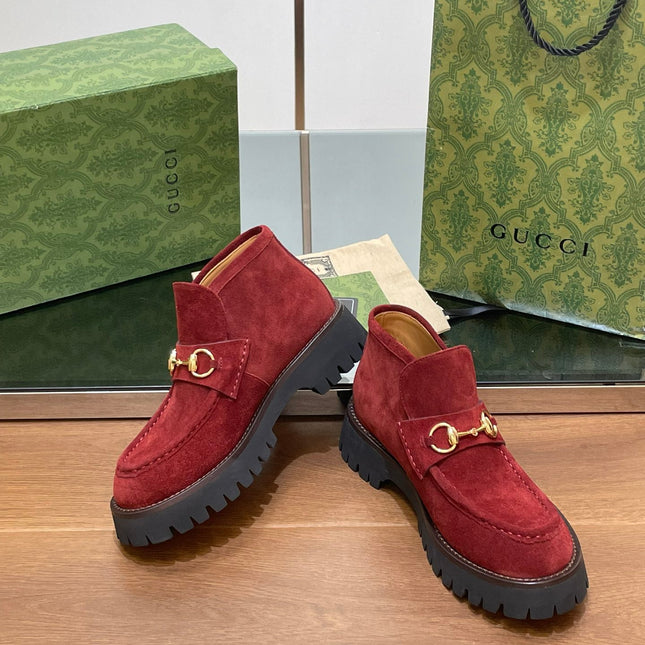 GG WOMEN'S HORSEBIT ANKLE BOOTS 4.5CM IN RED SUEDE