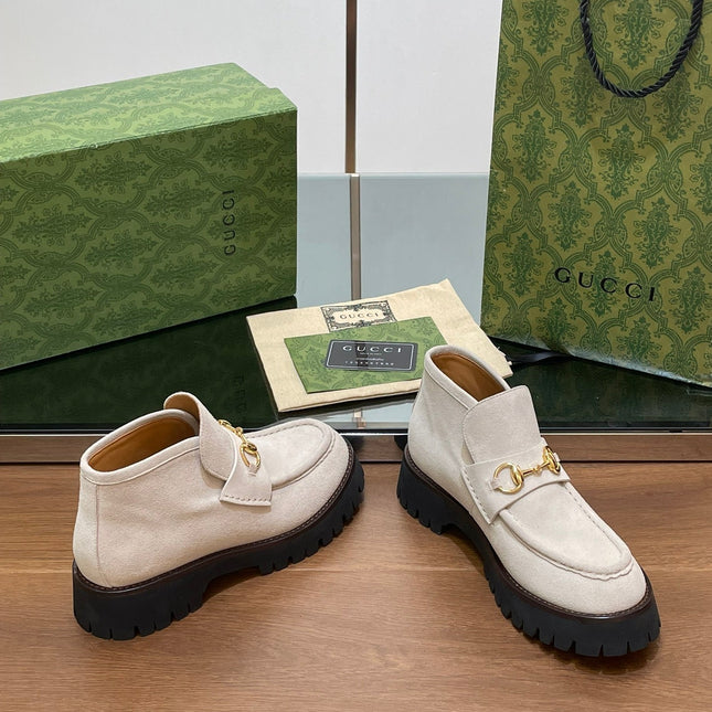 GG WOMEN'S HORSEBIT ANKLE BOOTS 4.5CM IN WHITE SUEDE