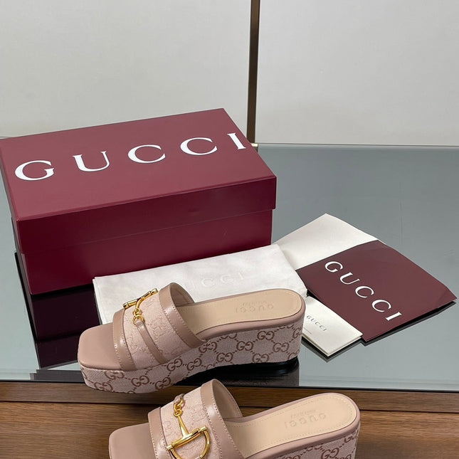 HIGH 6.3 CM WEDGE SANDALS IN DUSTY PINK CALFSKIN AND FABRIC