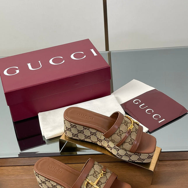 HIGH 6.3 CM WEDGE SANDALS IN BROWN CALFSKIN AND FABRIC