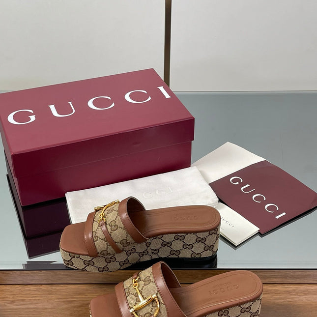 HIGH 6.3 CM WEDGE SANDALS IN BROWN CALFSKIN AND FABRIC