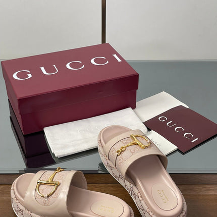 HIGH 5.5 CM WEDGE SANDALS IN LIGHT PINK CALFSKIN AND FABRIC