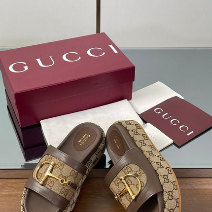 HIGH 5.5 CM WEDGE SANDALS IN BROWN MIX BEIGE CALFSKIN AND FABRIC