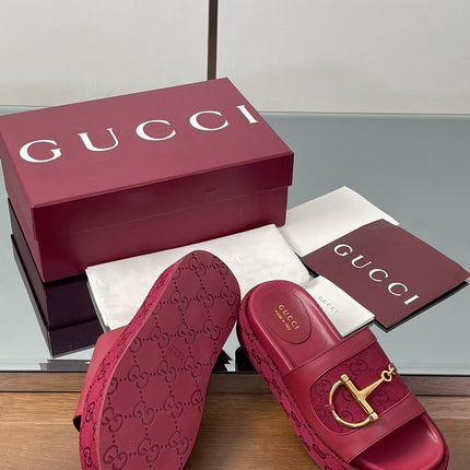 HIGH 5.5 CM WEDGE SANDALS IN RED CALFSKIN AND FABRIC