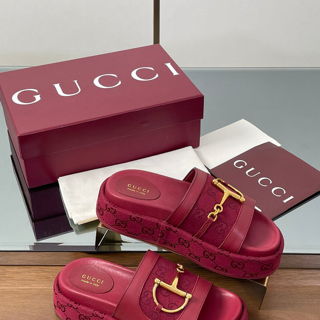 HIGH 5.5 CM WEDGE SANDALS IN RED CALFSKIN AND FABRIC