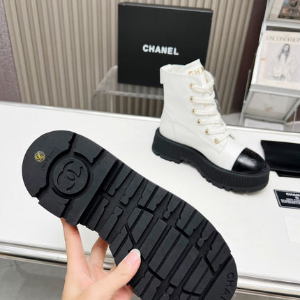 SHORT BOOTS IN WHITE MIX BLACK COWHIDE