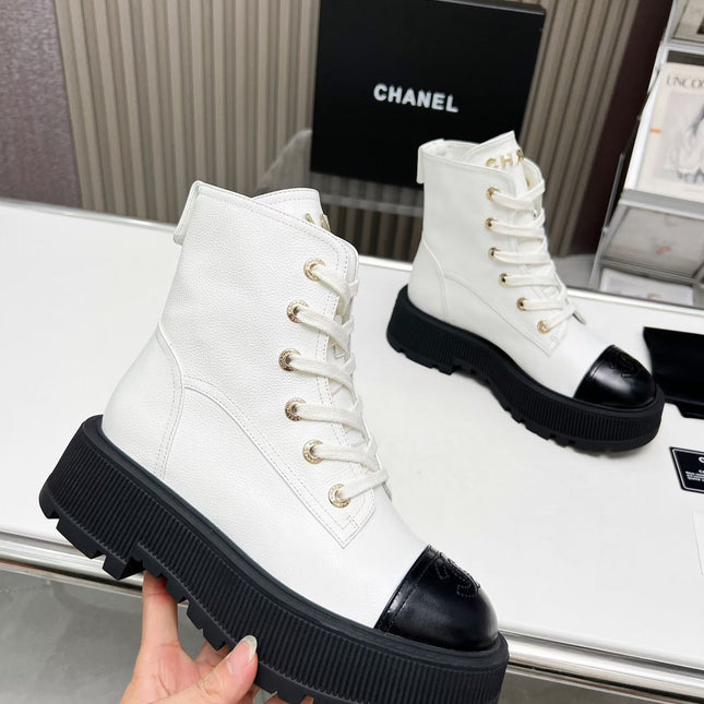 SHORT BOOTS IN WHITE MIX BLACK COWHIDE
