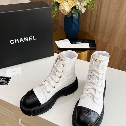 SHORT BOOTS IN WHITE TWEED AND BLACK CALFSKIN