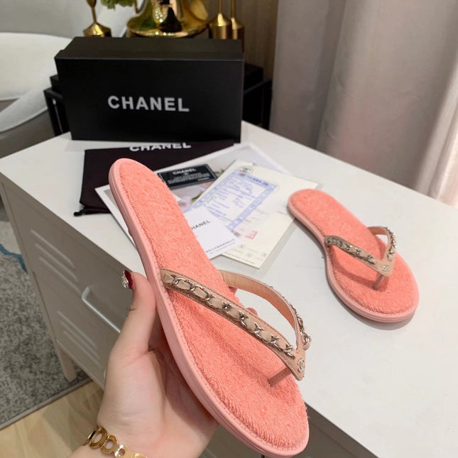 THONG SLIPPERS IN LIGHT PINK COWHIDE