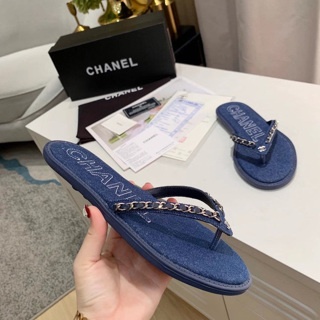 THONG SLIPPERS IN COBALT BLUE DENIM