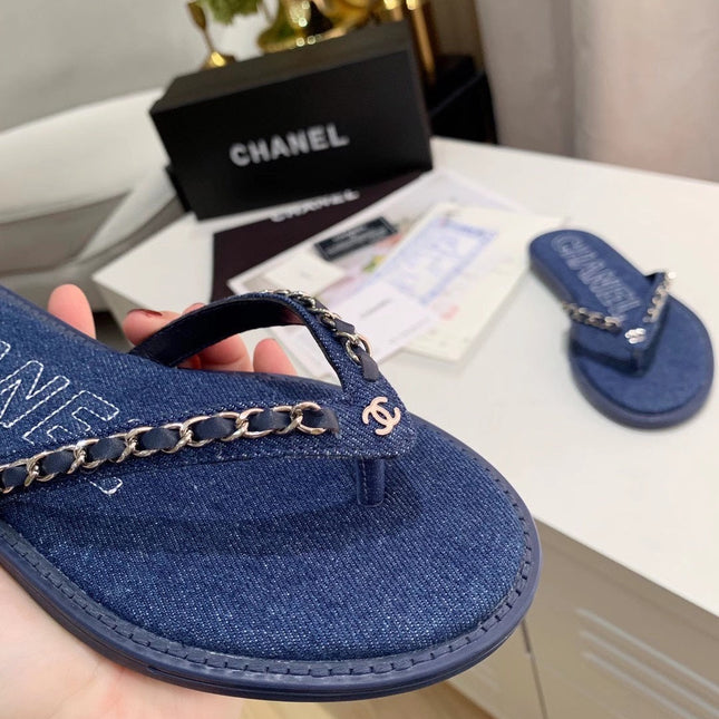 THONG SLIPPERS IN COBALT BLUE DENIM
