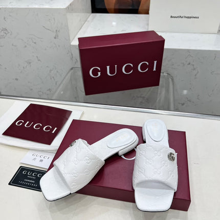 GG CASUAL SLIPPERS IN WHITE CALFSKIN LOGO EMBOSSING